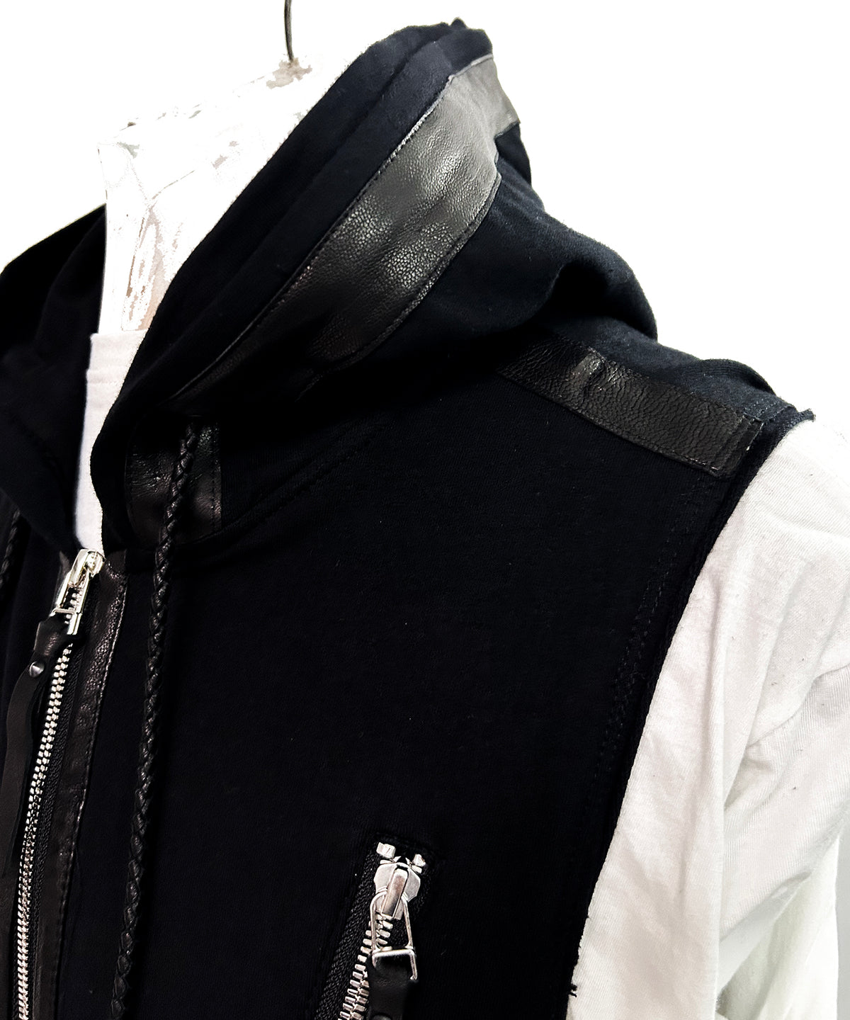 2502-TP04 Black Raven Vest 05