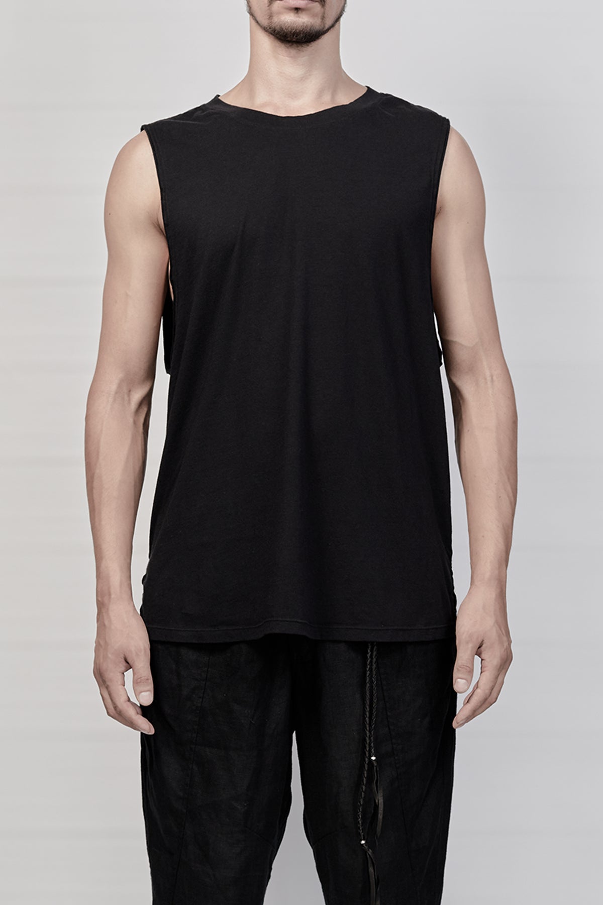 2102-CT03/SGL/DN Monolith Cut 02 / SGL - Black