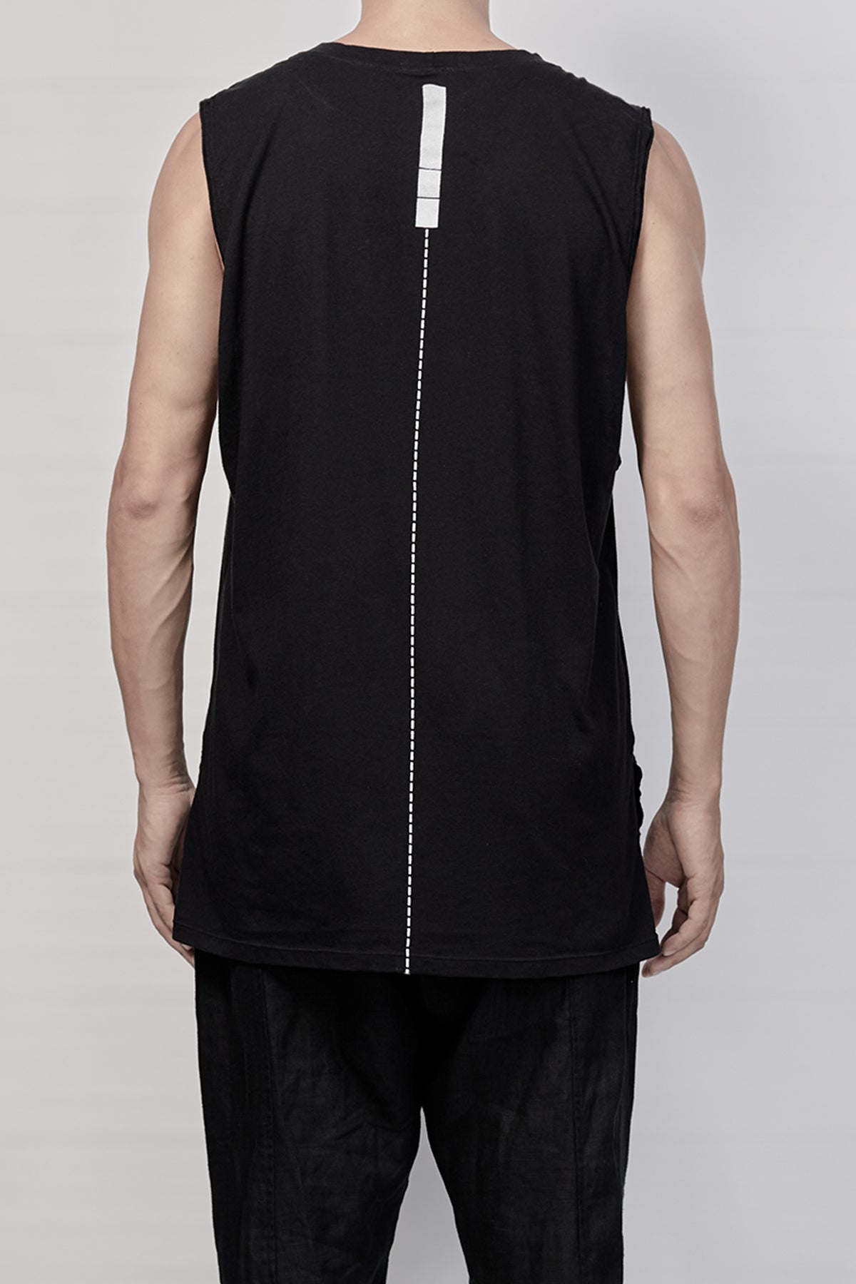 2102-CT03/SGL/DN Monolith Cut 02 / SGL - Black