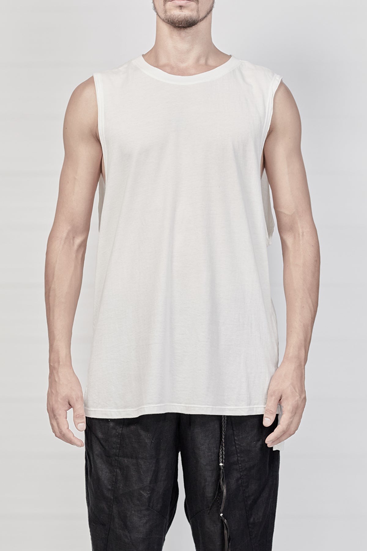 2102-CT03/SGL/DN Monolith Cut 02 / SGL - White