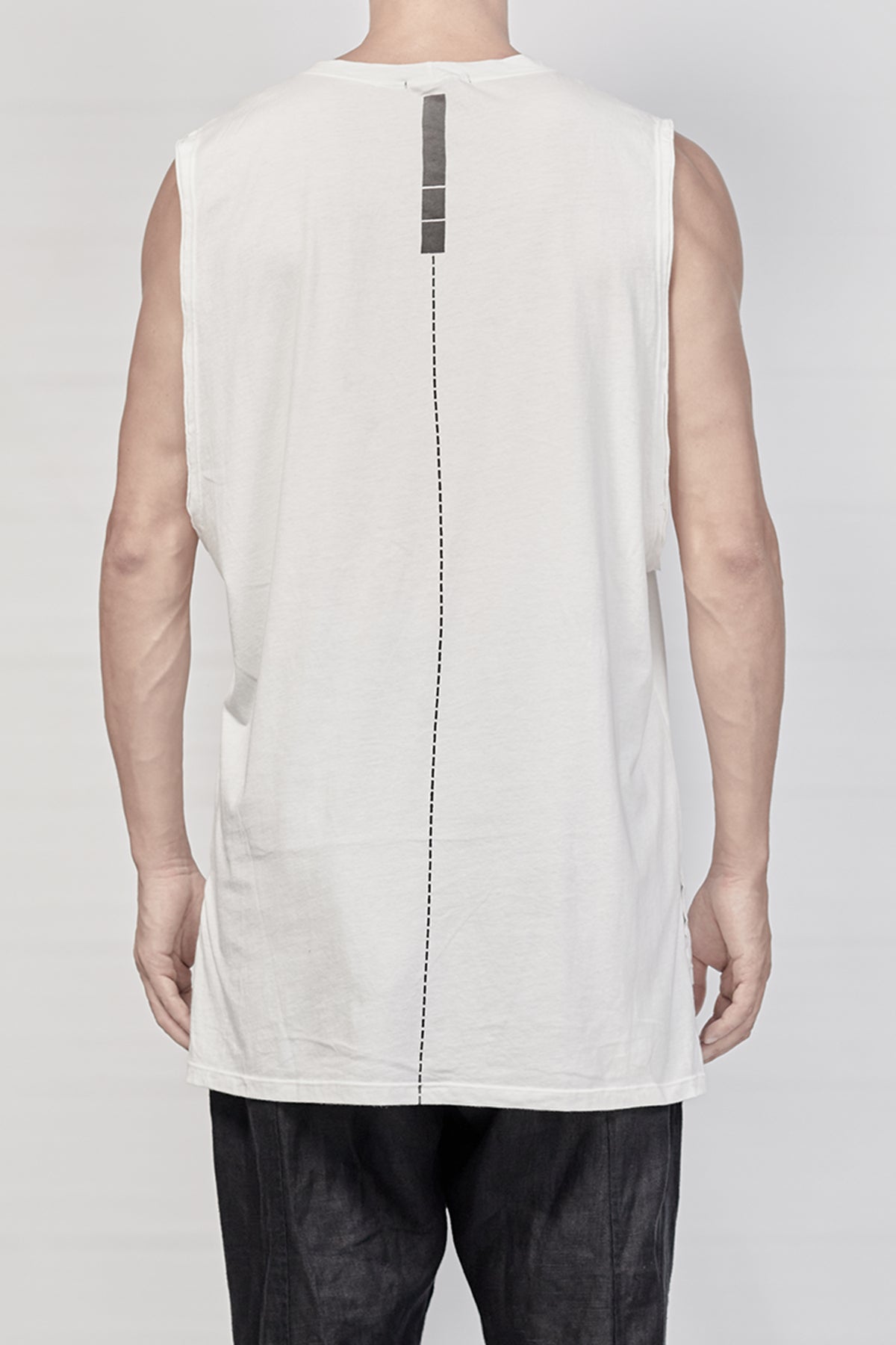 2102-CT03/SGL/DN Monolith Cut 02 / SGL - White