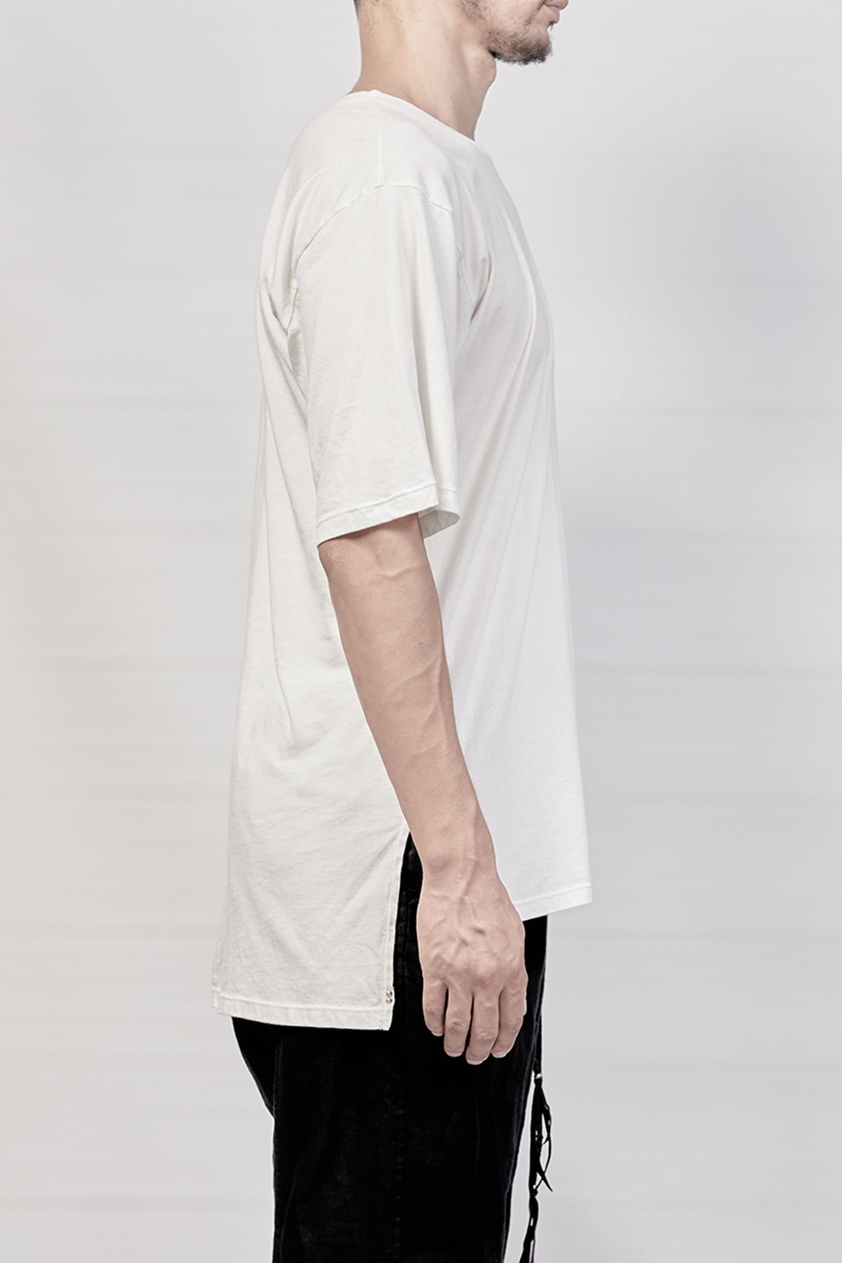 2102-CT03/SS/DN Monolith Cut 02 / SS - White