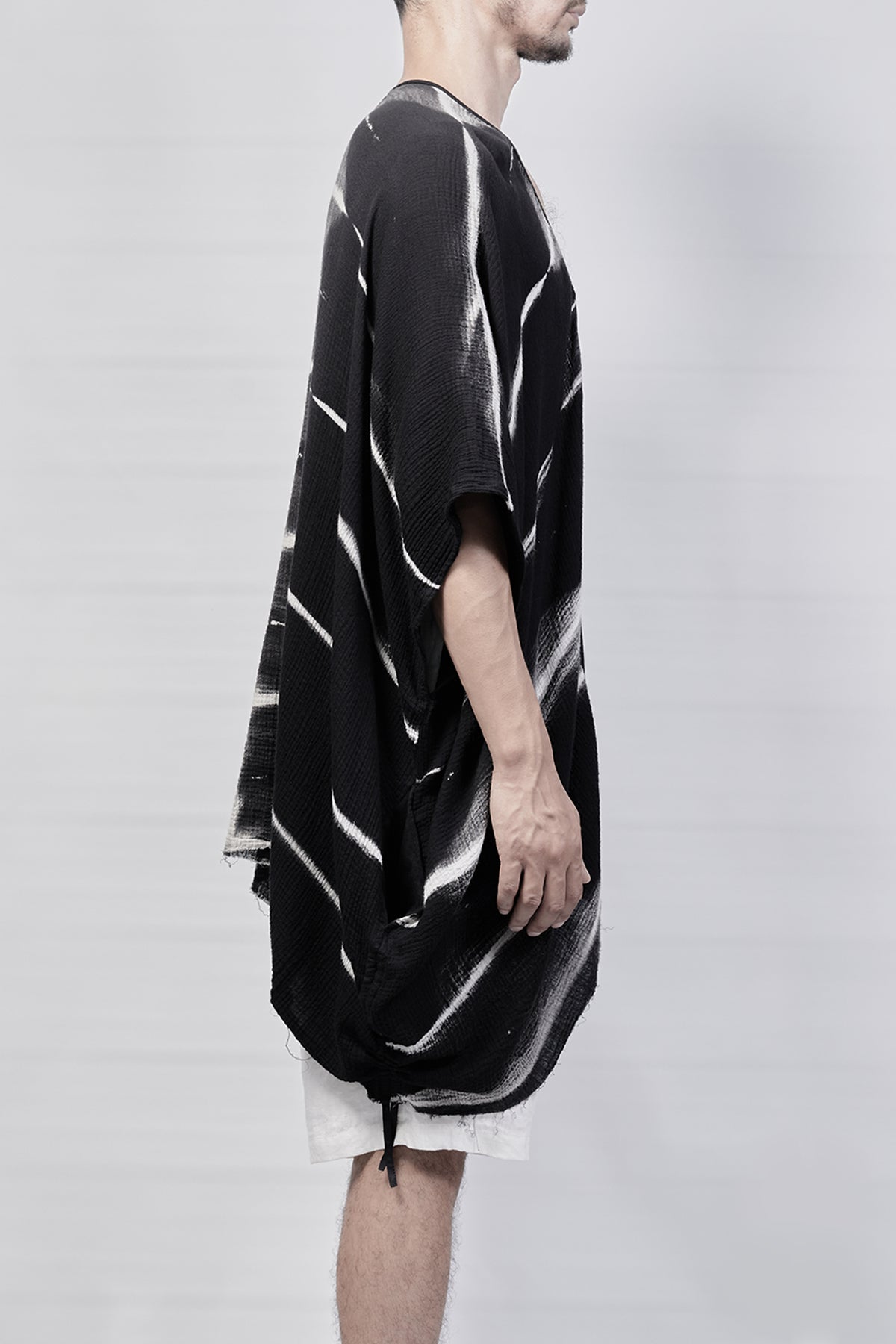 2301-GS02 Tesla Short Gown - Black