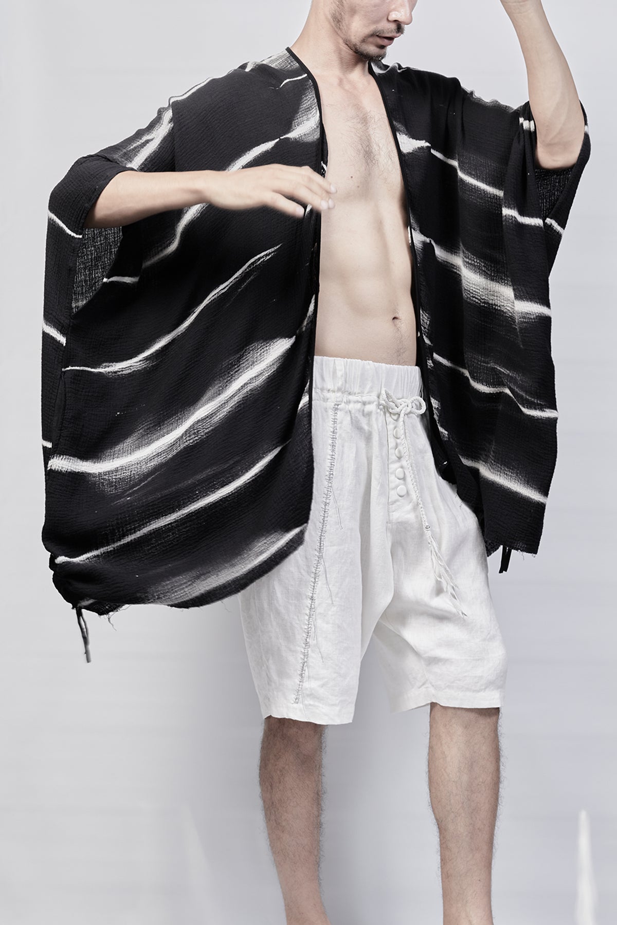 2301-GS02 Tesla Short Gown - Black