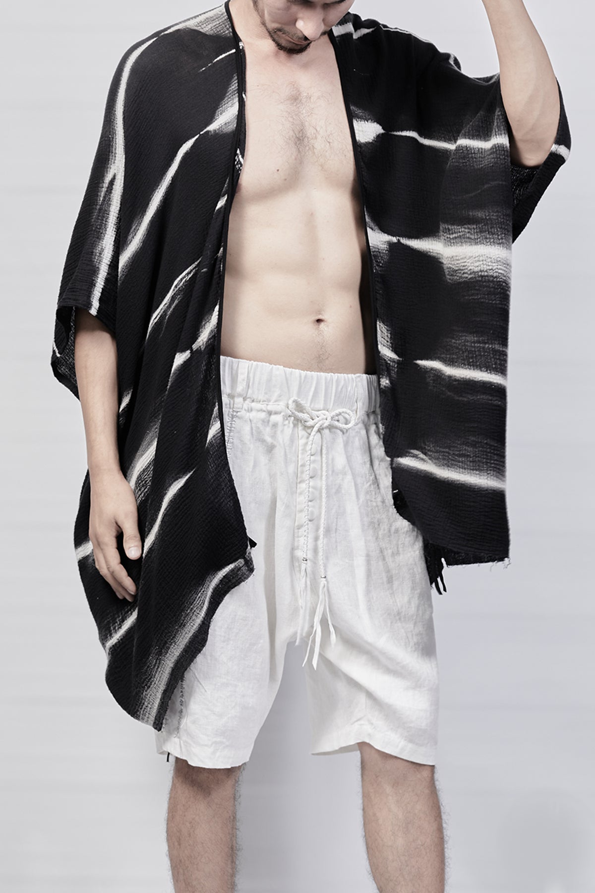 2301-GS02 Tesla Short Gown - Black