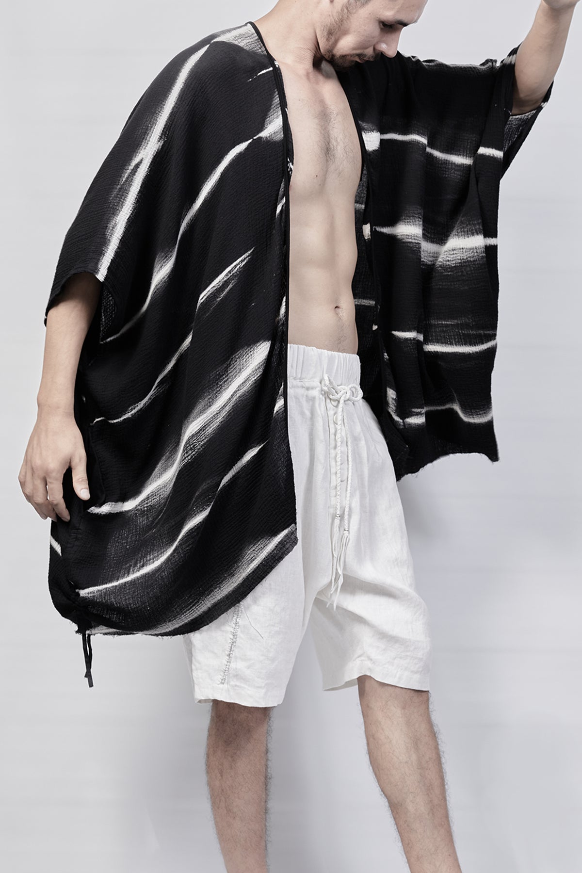 2301-GS02 Tesla Short Gown - Black