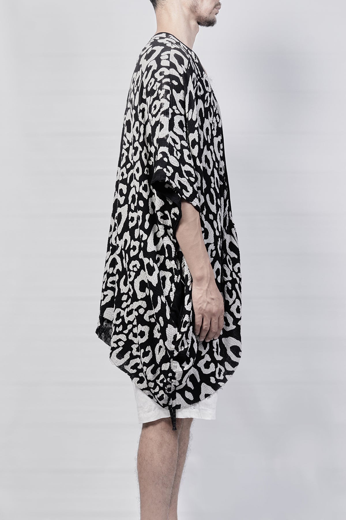 2301-GS06 Leopard Short Gown - Black