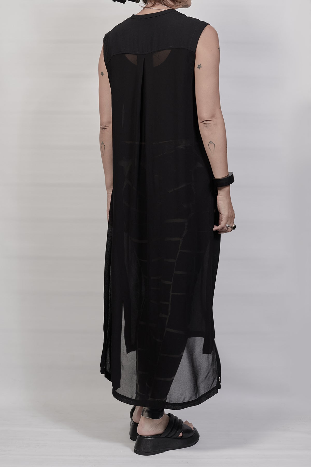 1801-SH08/DN No Sleeve Slit Shirt / DN - Black
