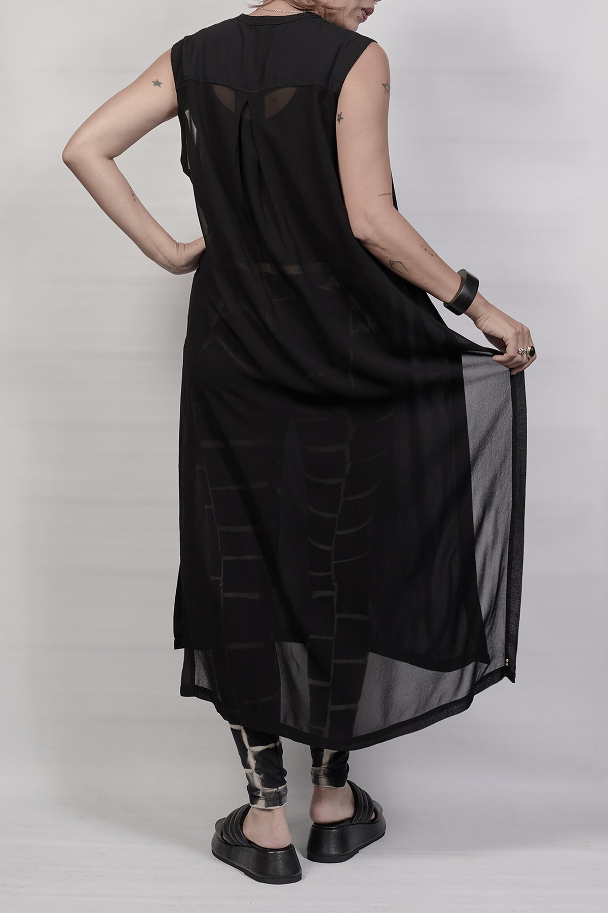 1801-SH08/DN No Sleeve Slit Shirt / DN - Black
