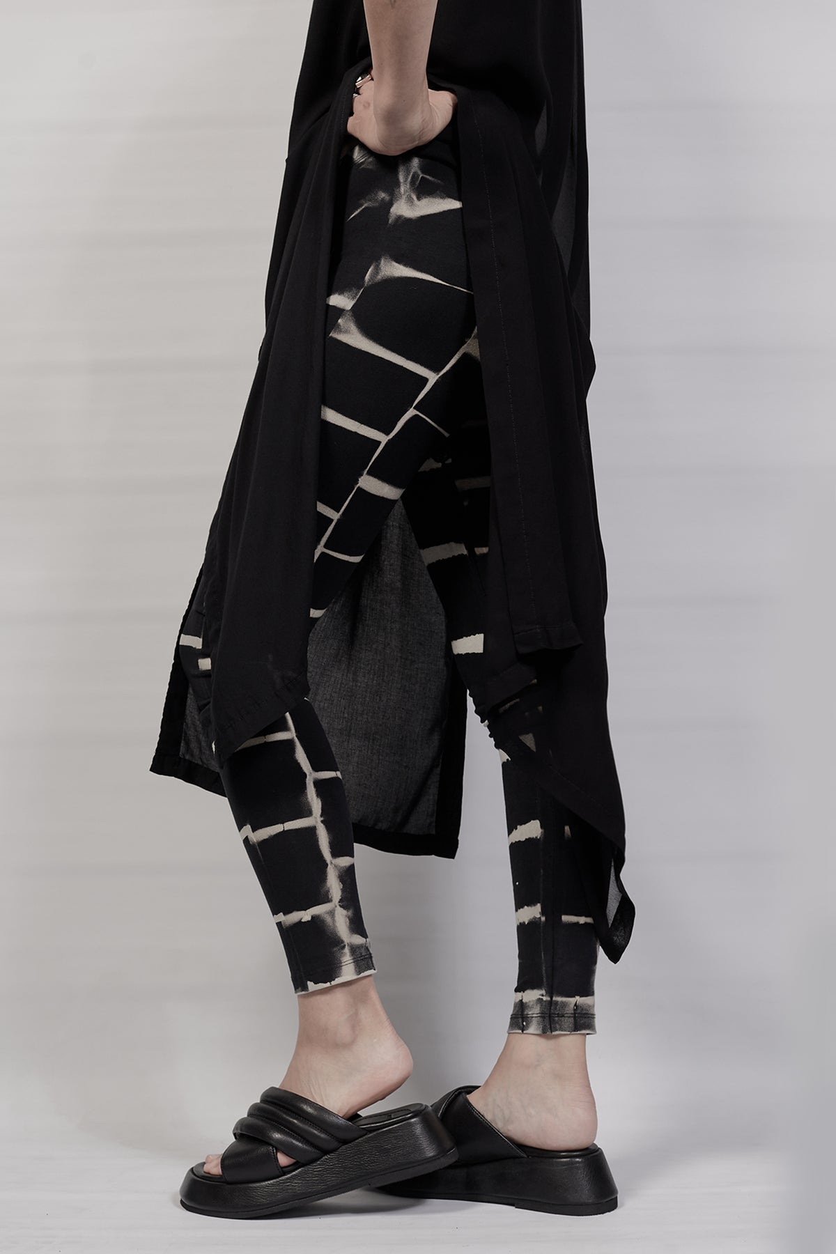 1602-LG01 Tesla Legging - Black
