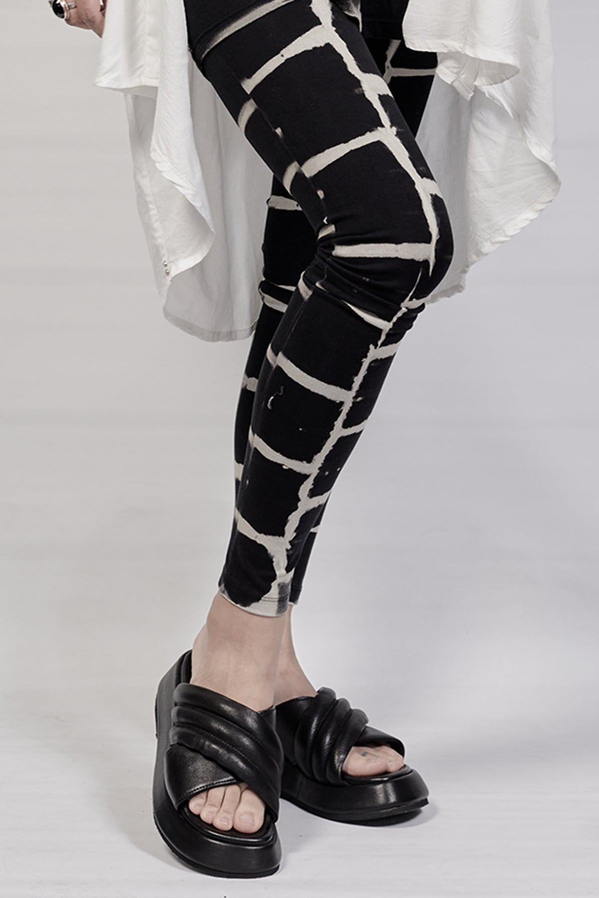 1602-LG01 Tesla Legging - Black