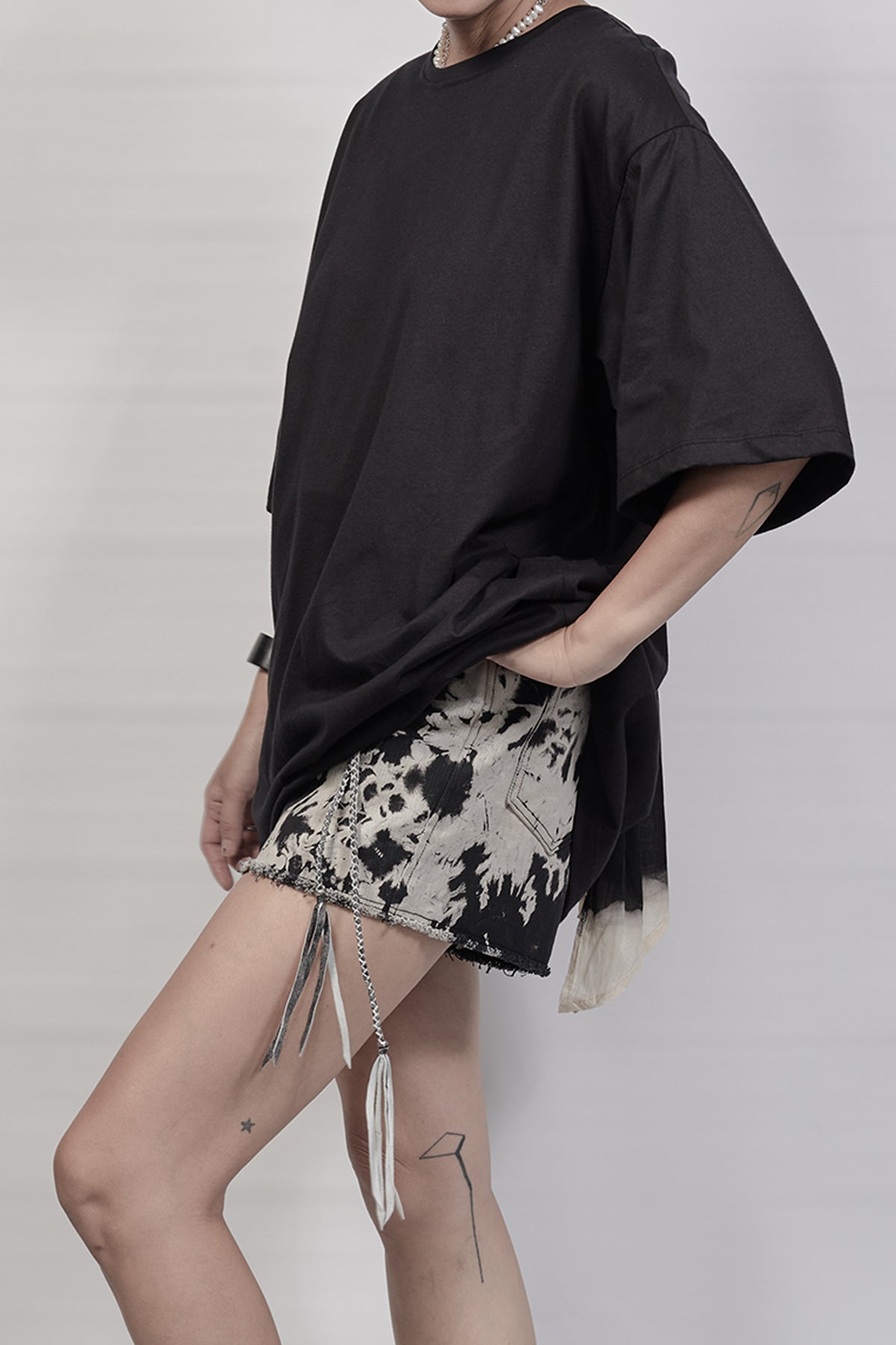 2301-CT03 Back Hole Cut - Black
