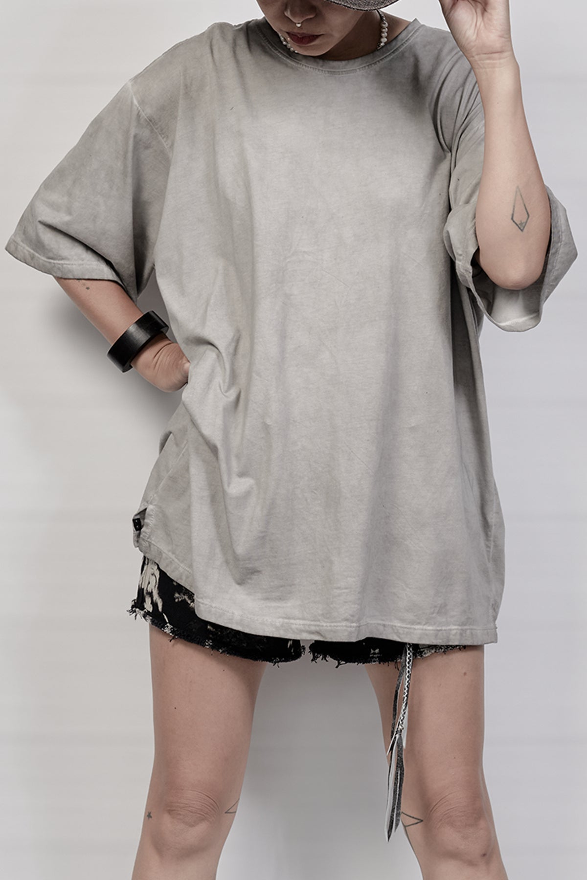 2301-CT03 Back Hole Cut - Charcoal