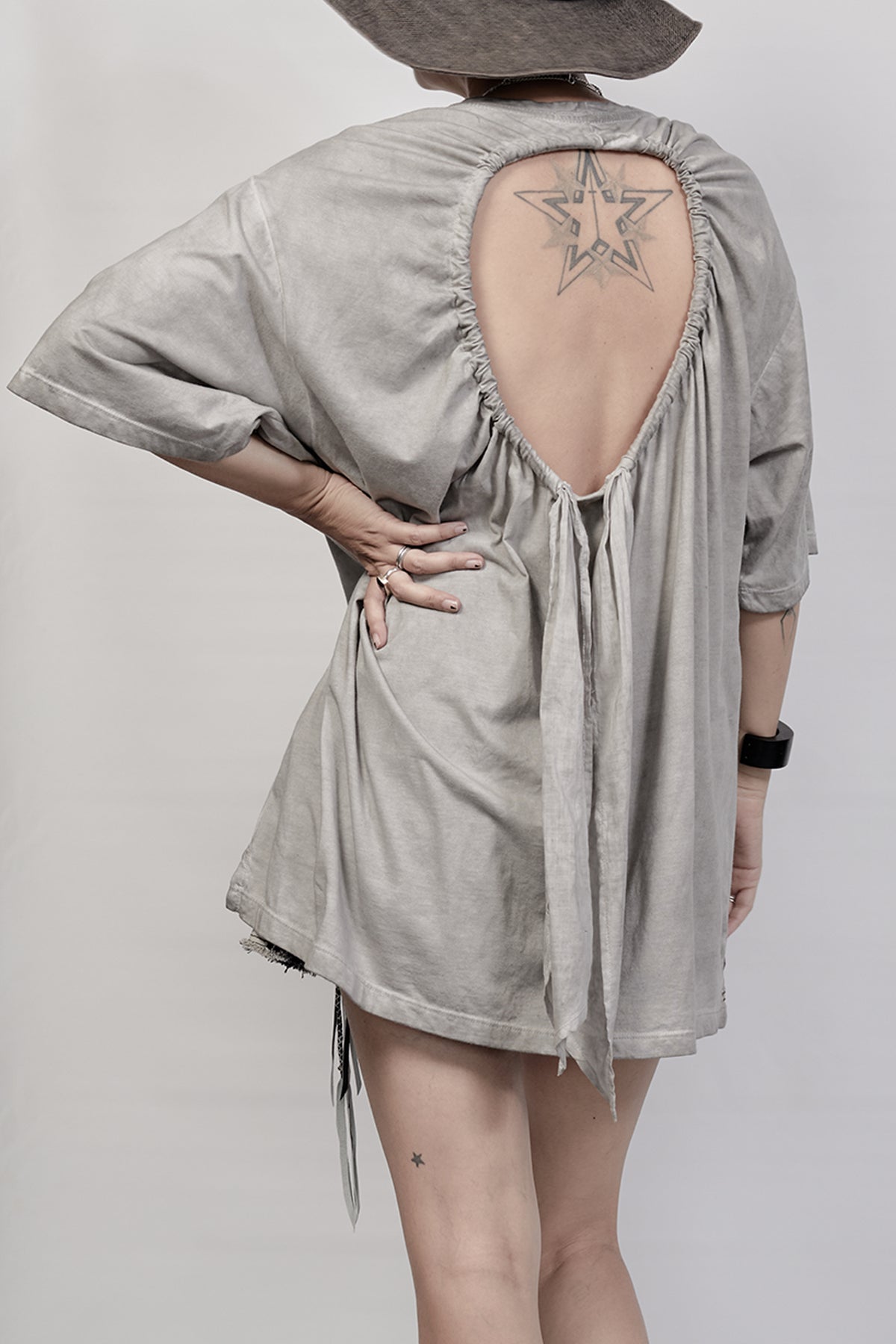 2301-CT03 Back Hole Cut - Charcoal