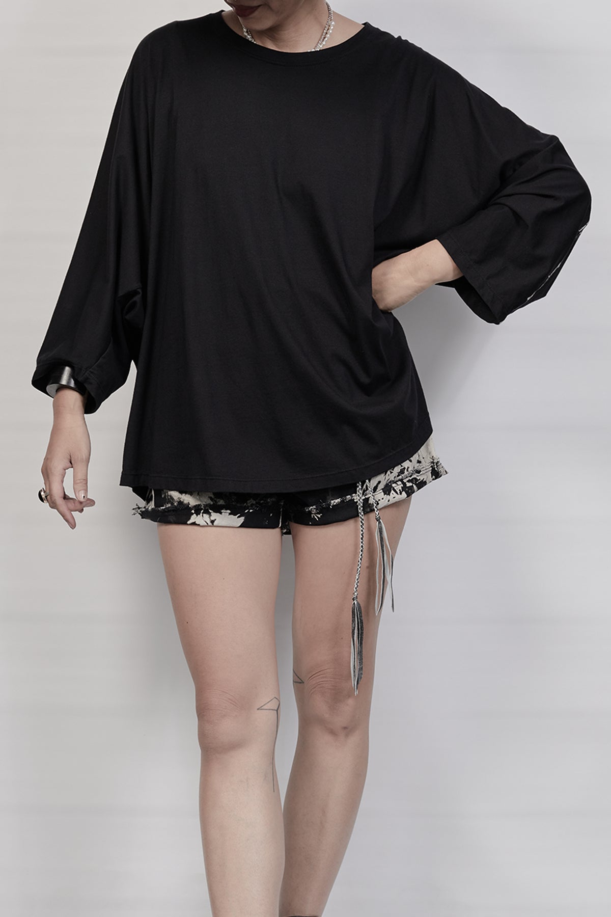 2301-CT04 Dolman Cut - Black