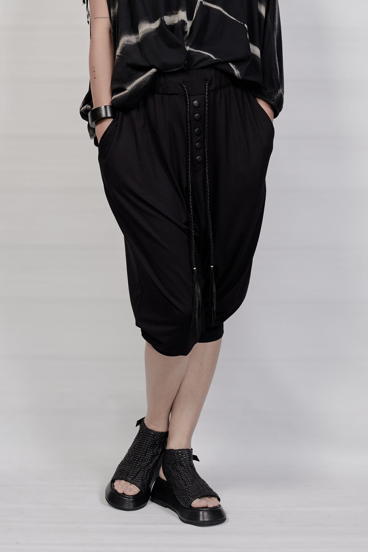 2101-PT04A Viscose Triangle Pants - Black