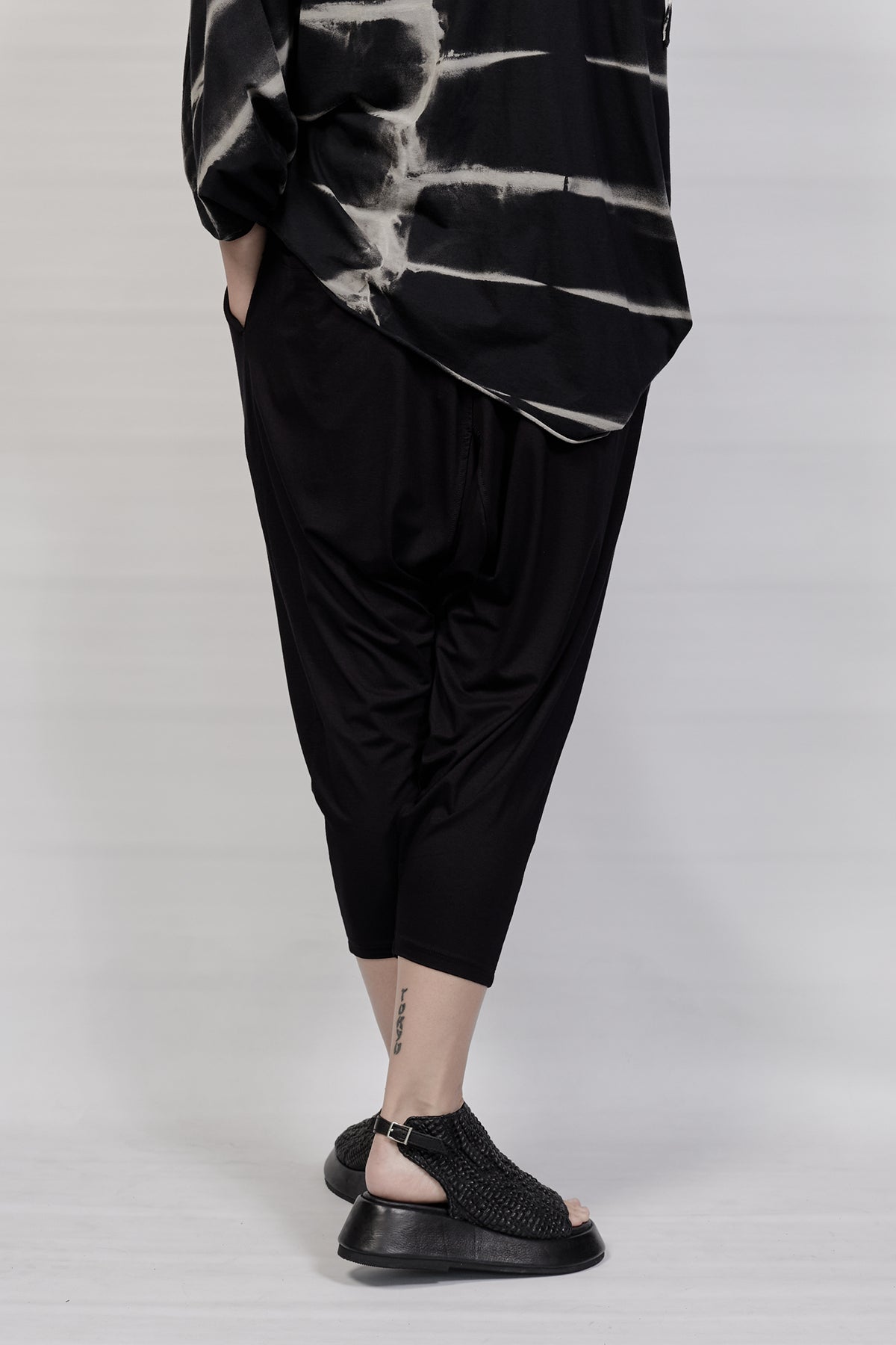 2101-PT04A Viscose Triangle Pants - Black