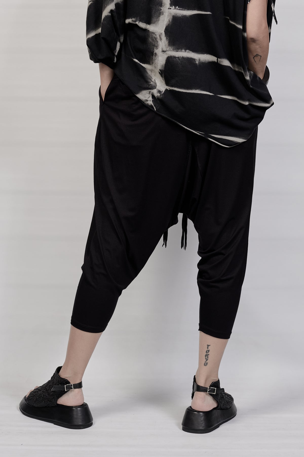 2101-PT04A Viscose Triangle Pants - Black