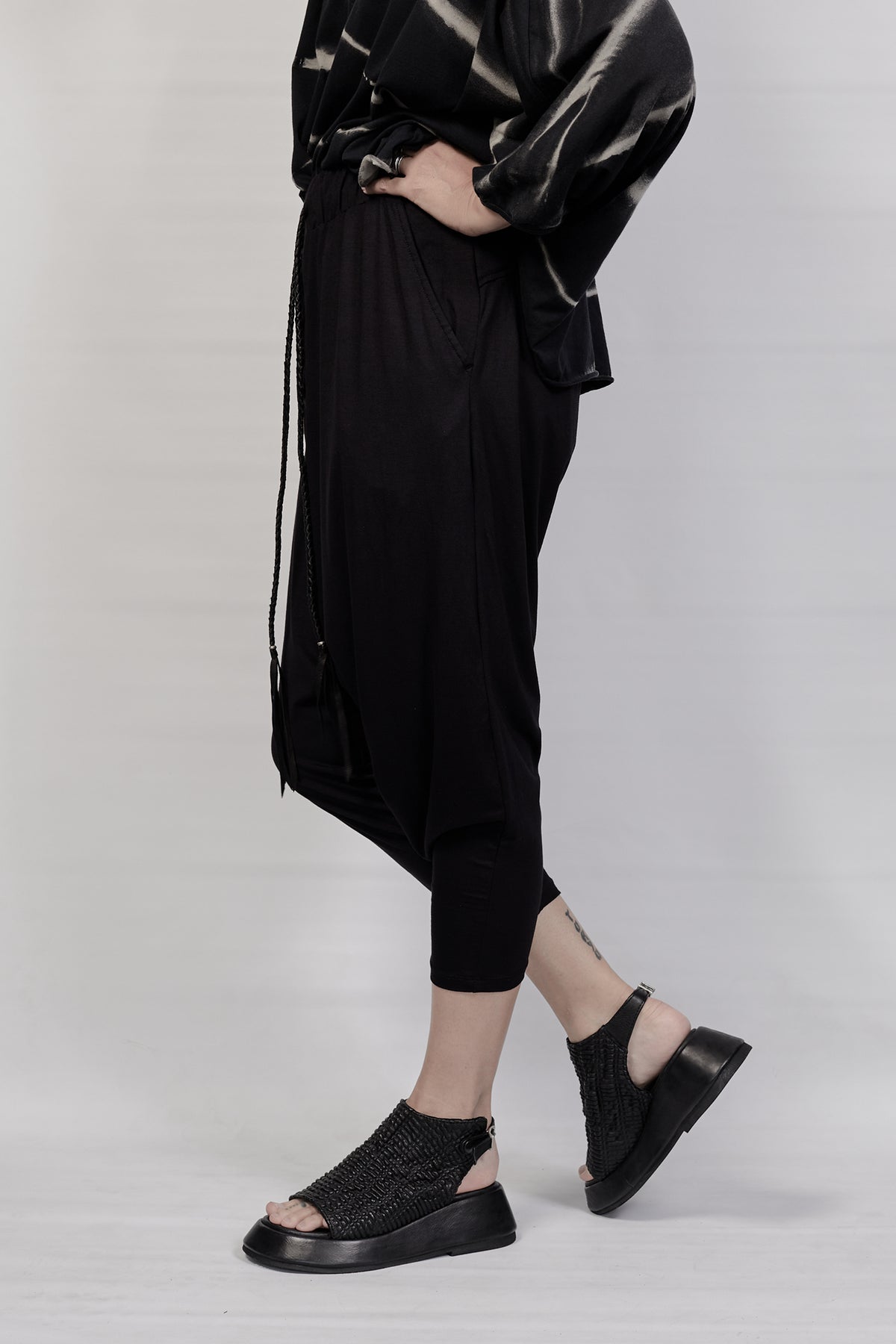 2101-PT04A Viscose Triangle Pants - Black
