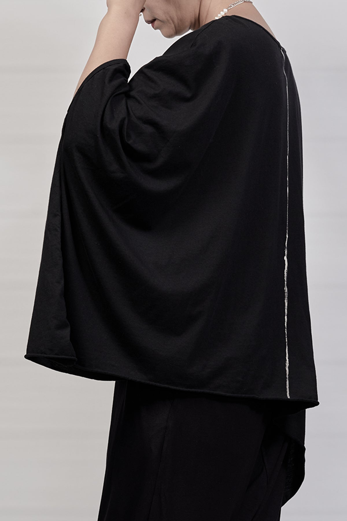2301-CT06 Double Pocket Magnolia Flower OP - Black