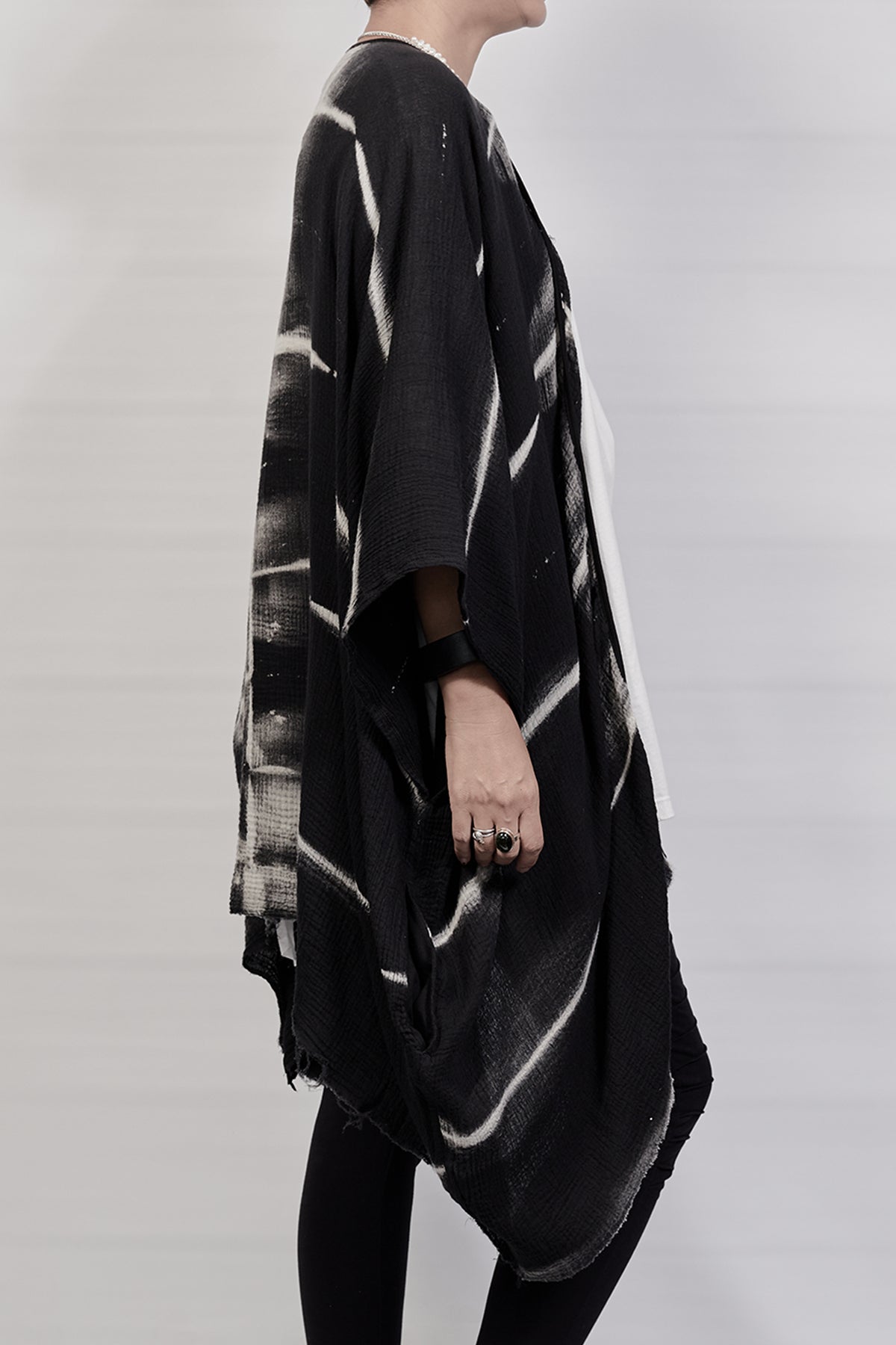 2301-GS02 Tesla Short Gown - Black