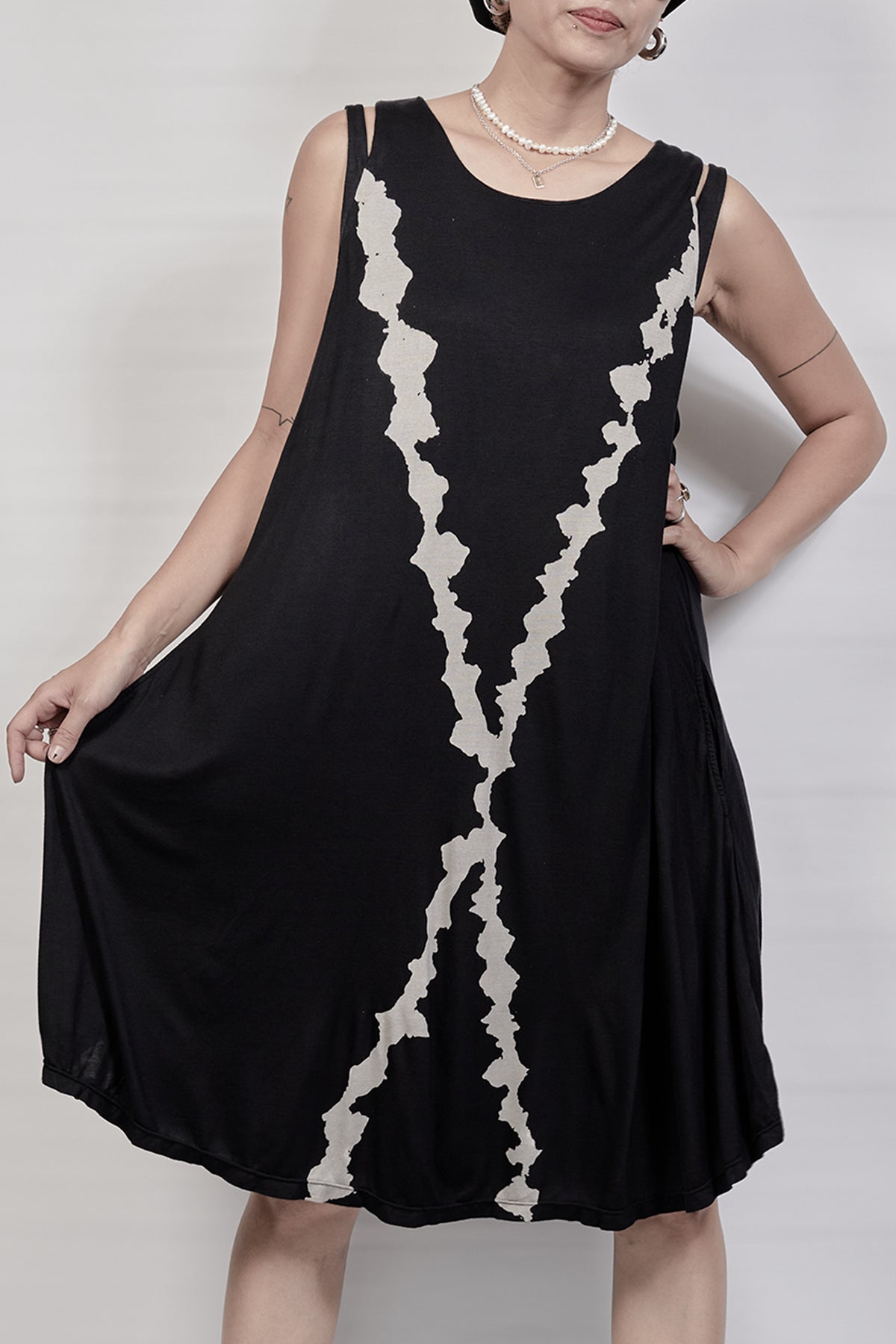 2302-OP01 Rayon Cross OP 01 - Black