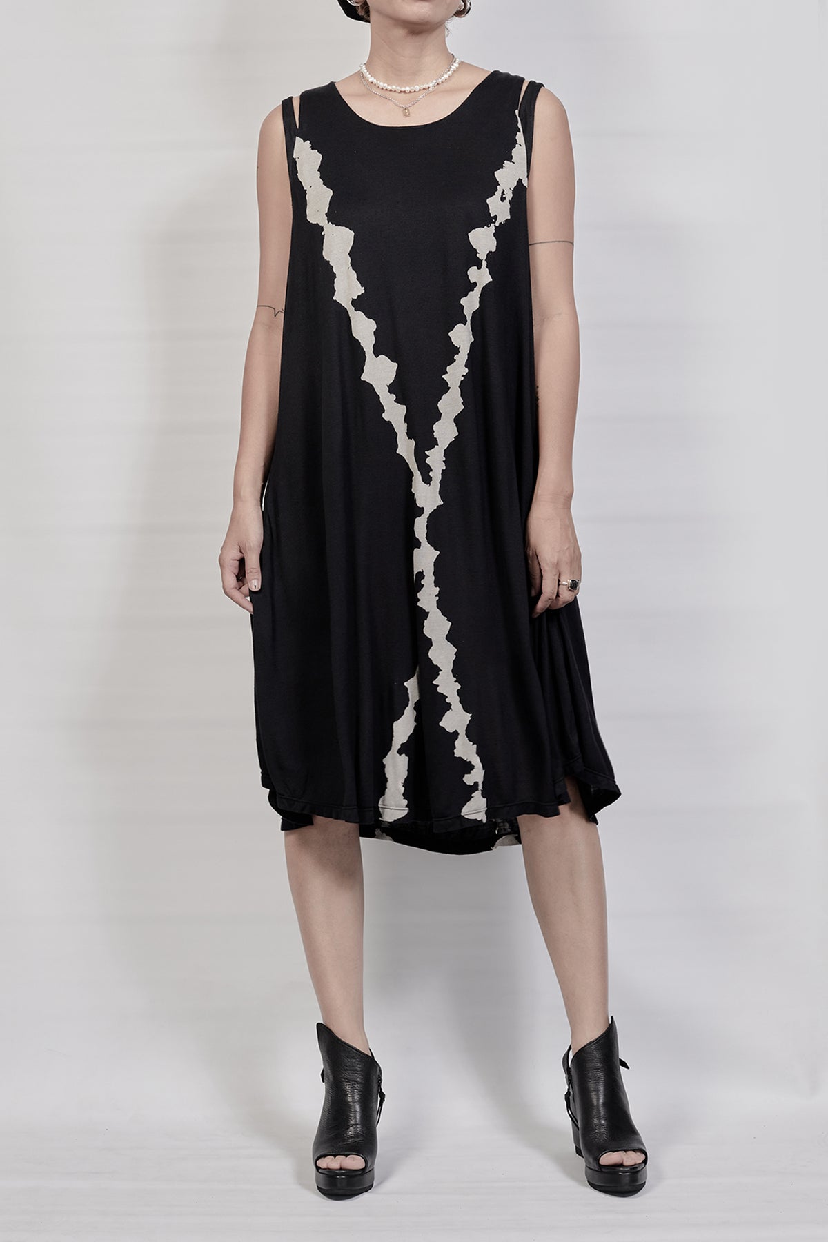 2302-OP01 Rayon Cross OP 01 - Black