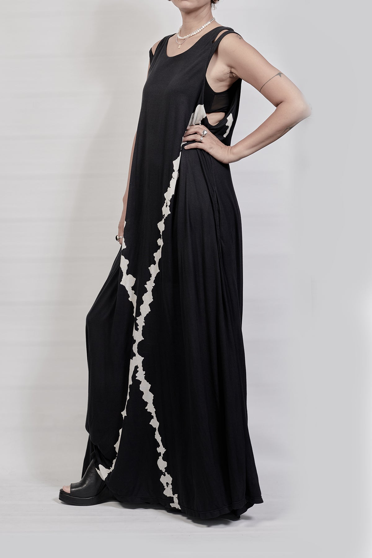 2302-OP02 Rayon Cross OP 02 - Black