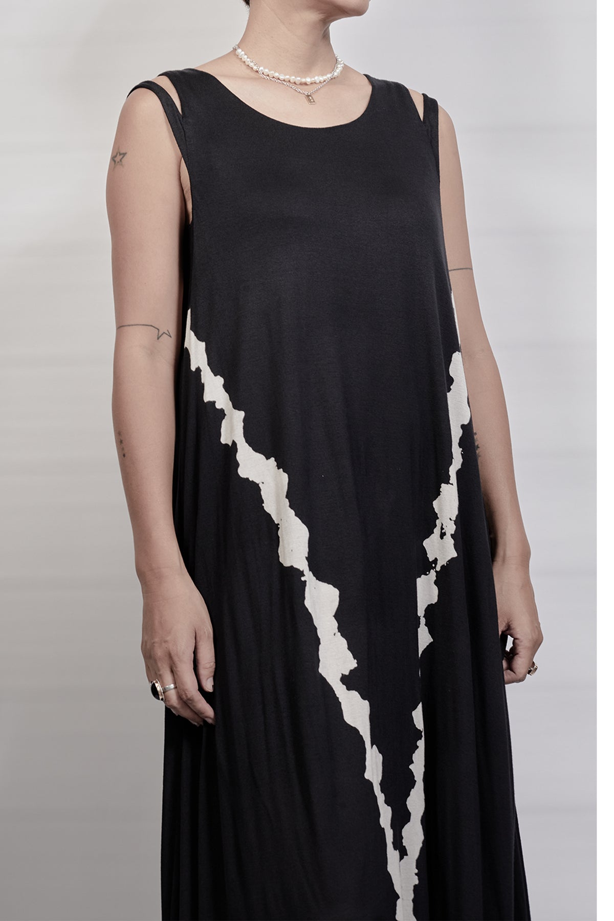 2302-OP02 Rayon Cross OP 02 - Black