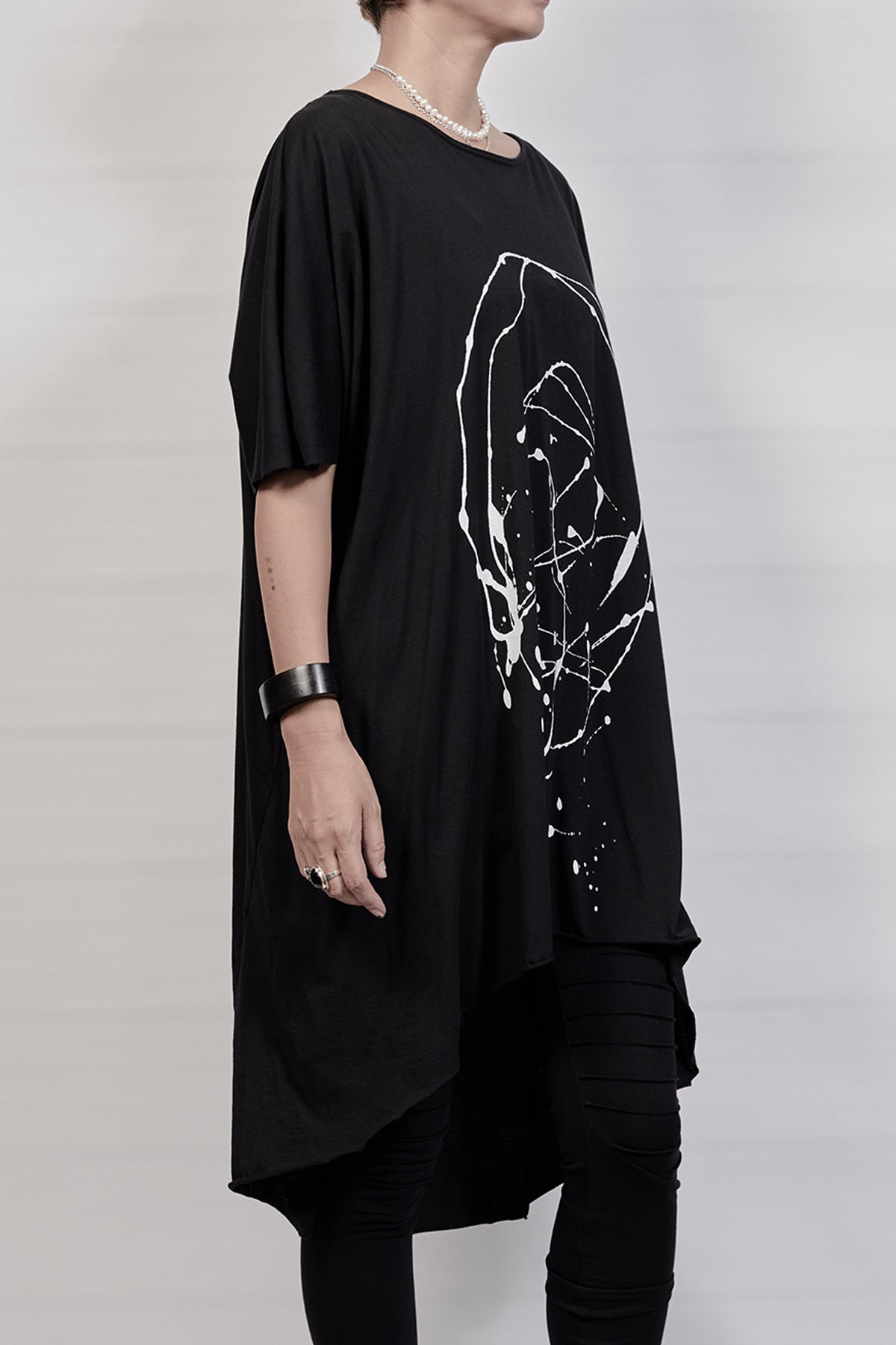2302-CT01 Oversized Cut - Black
