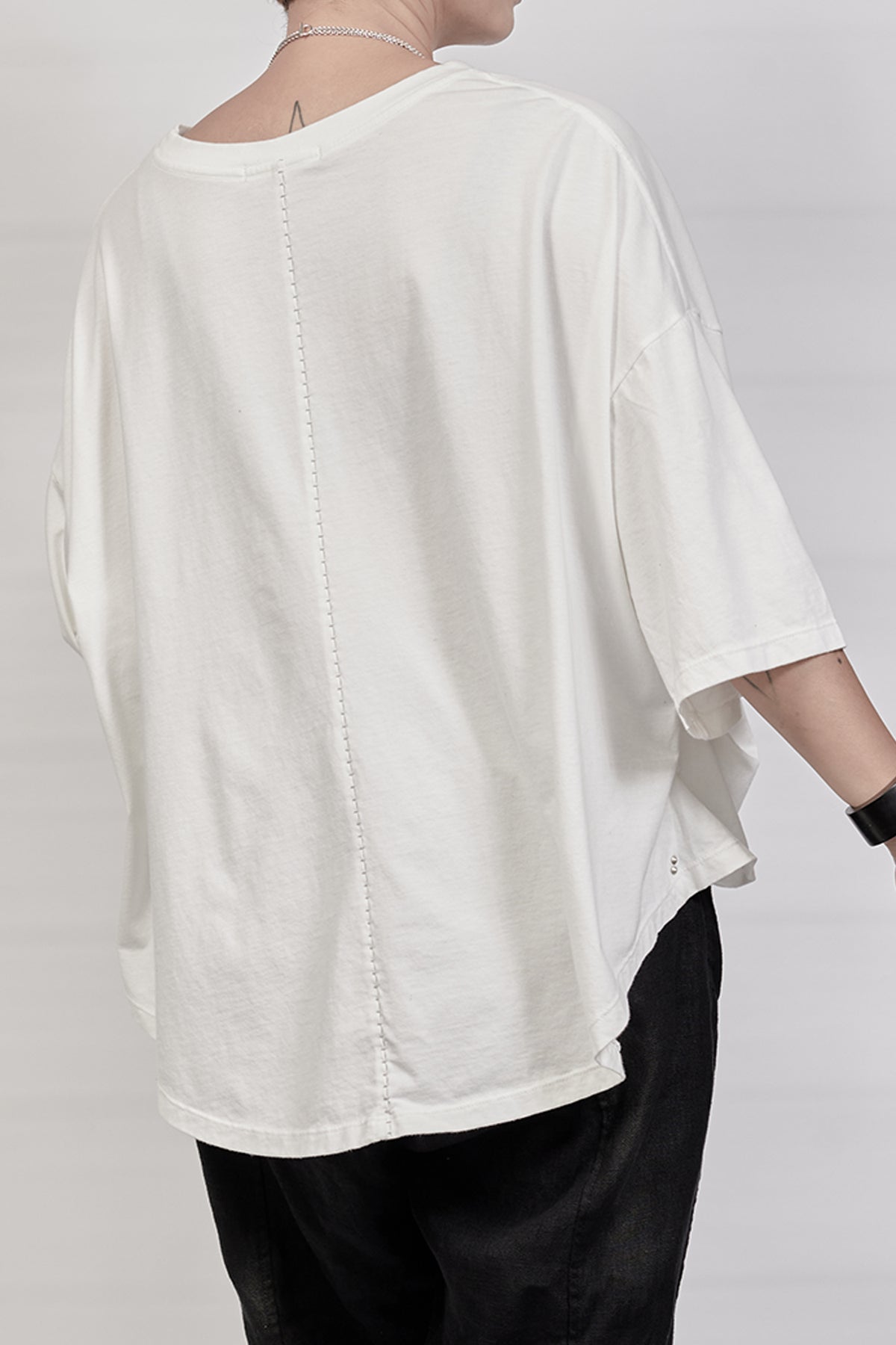 2302-CT02 Double Tuck Cut - White