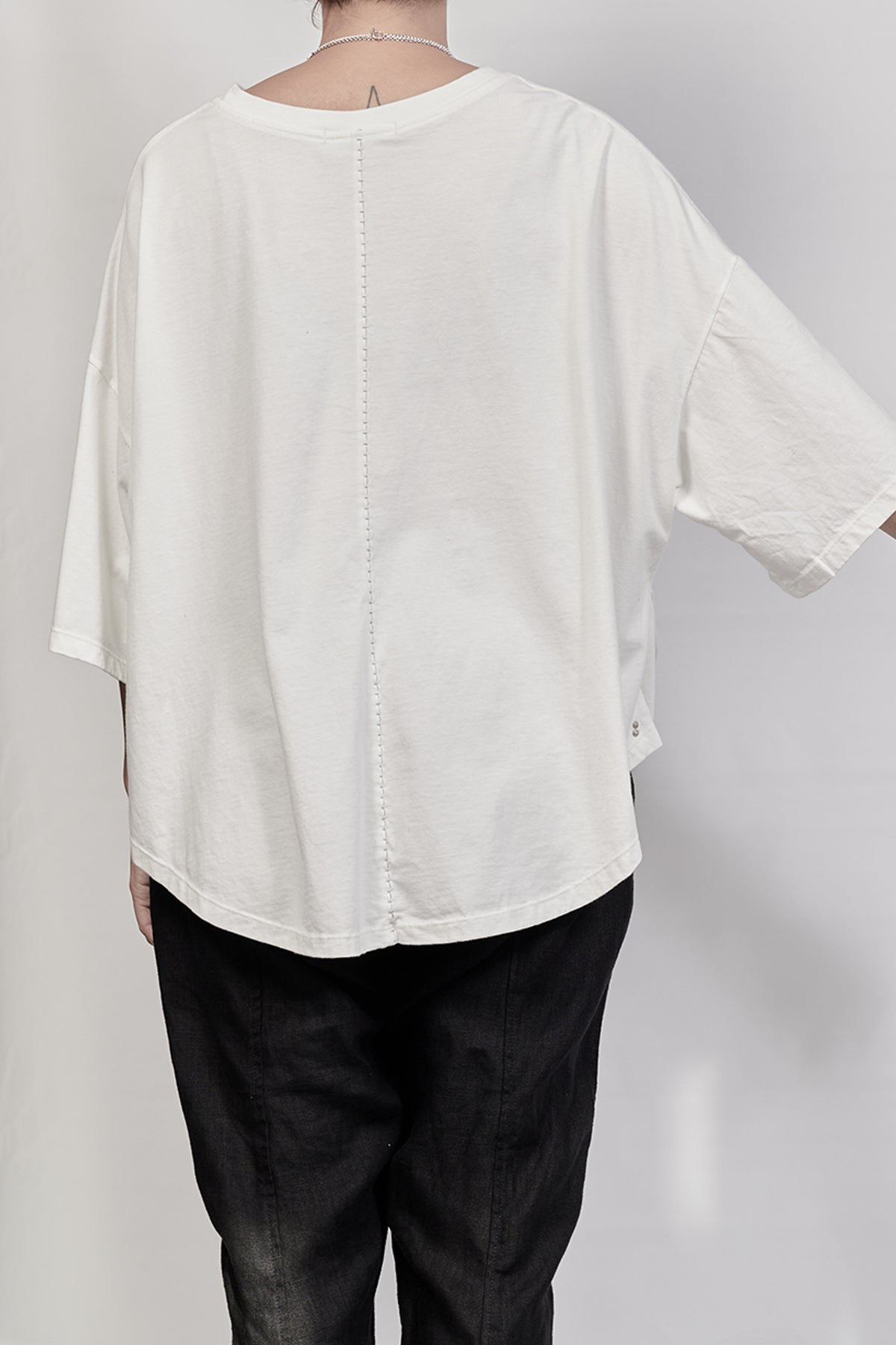 2302-CT02 Double Tuck Cut - White