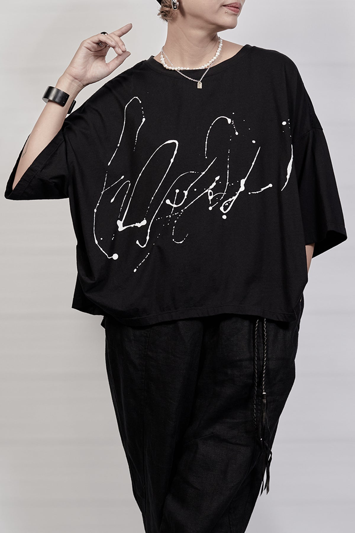 2302-CT02 Double Tuck Cut - Black