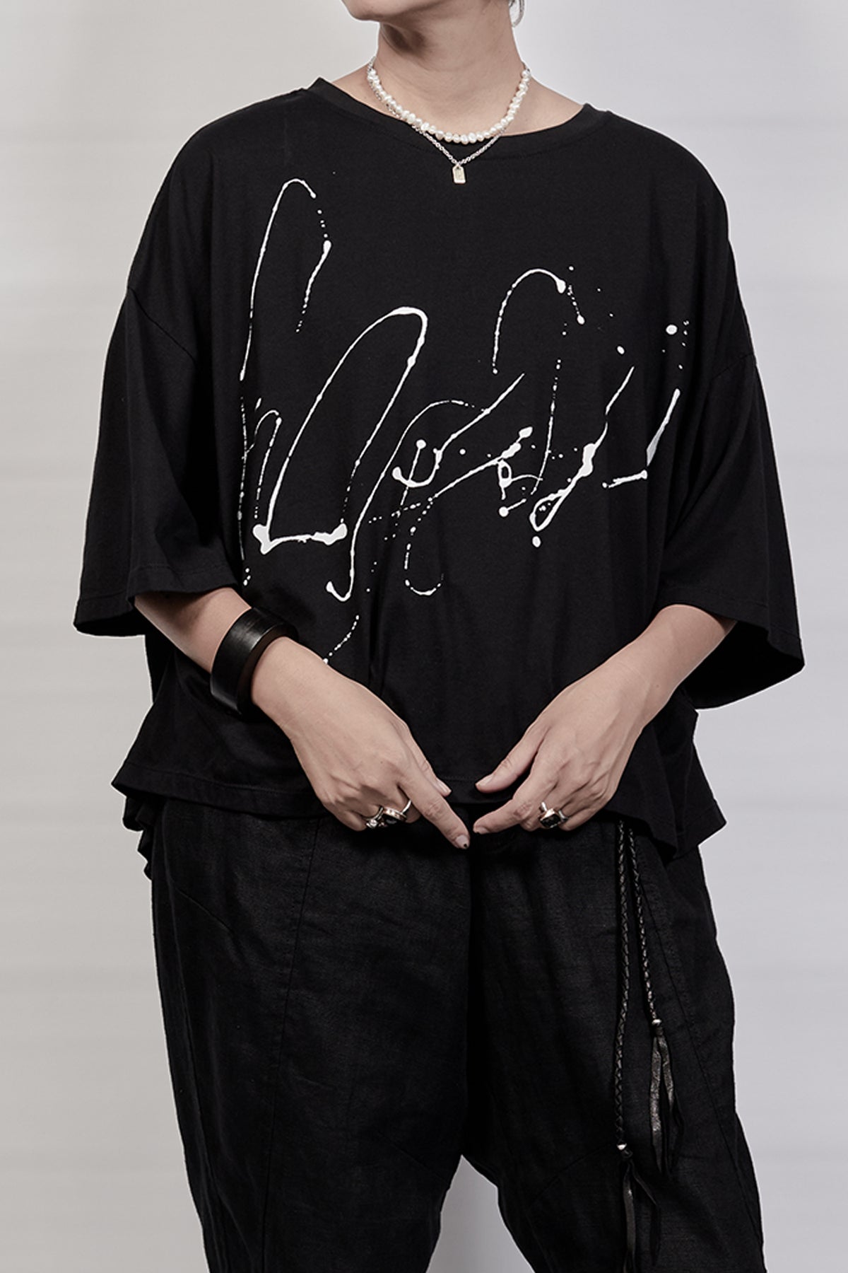 2302-CT02 Double Tuck Cut - Black