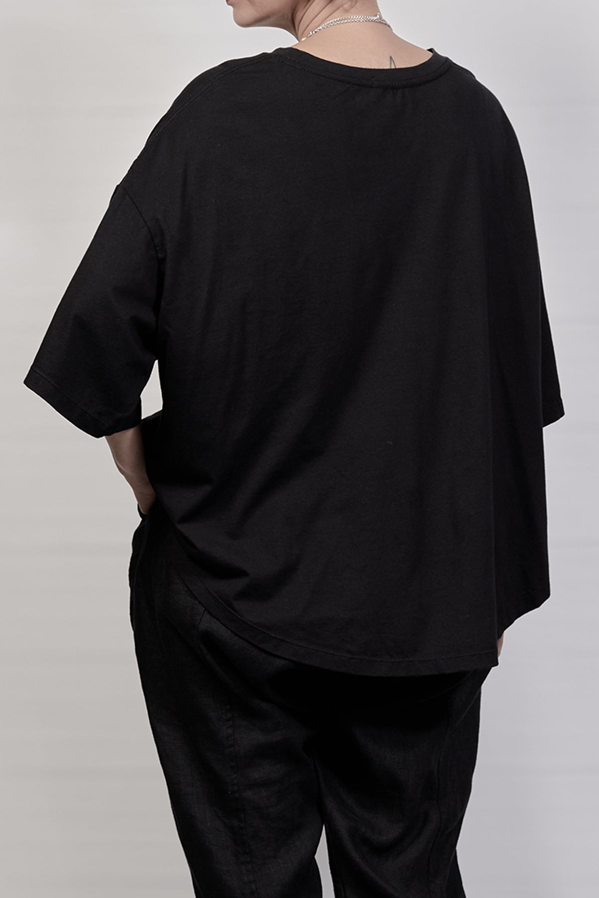 2302-CT02 Double Tuck Cut - Black