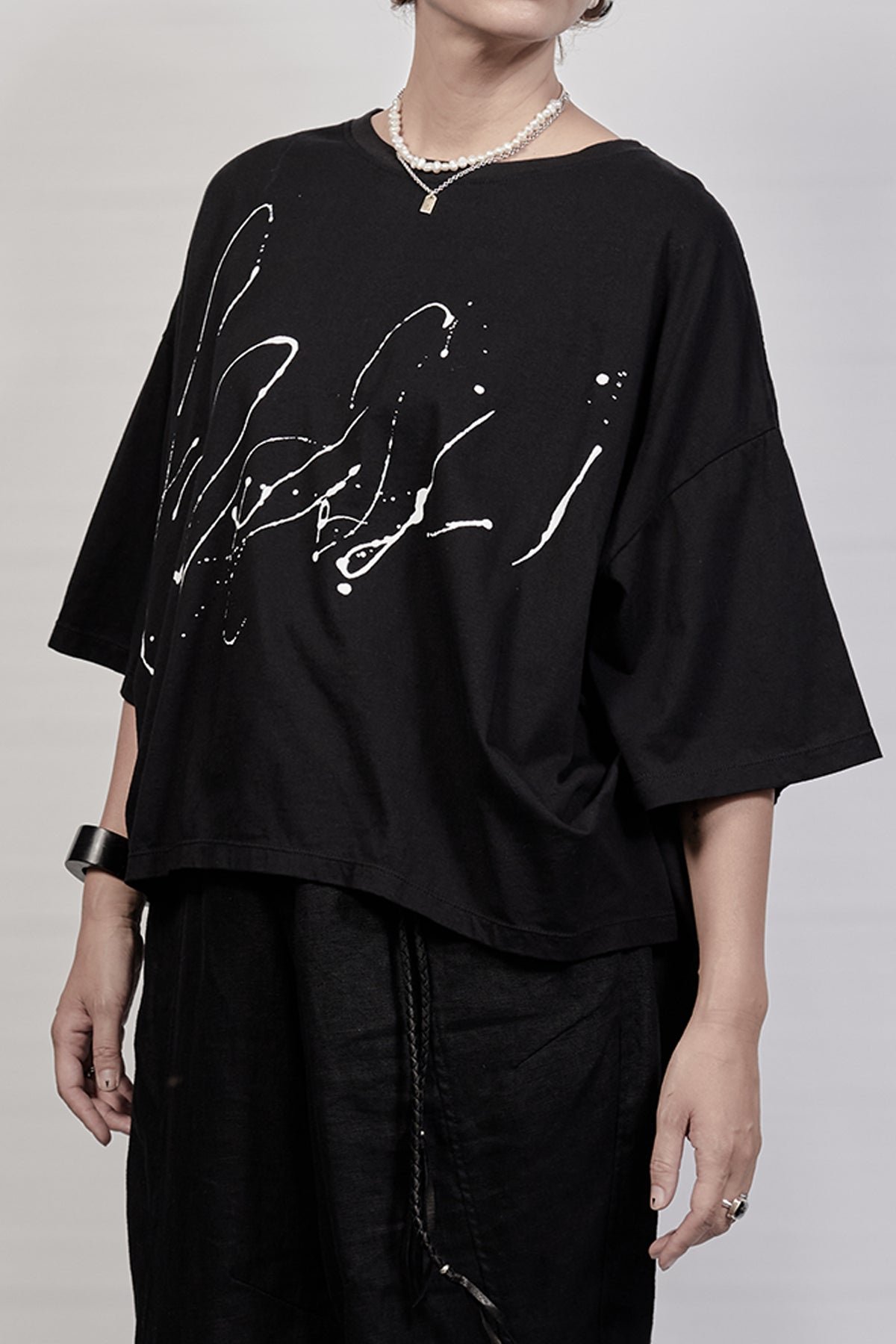 2302-CT02 Double Tuck Cut - Black