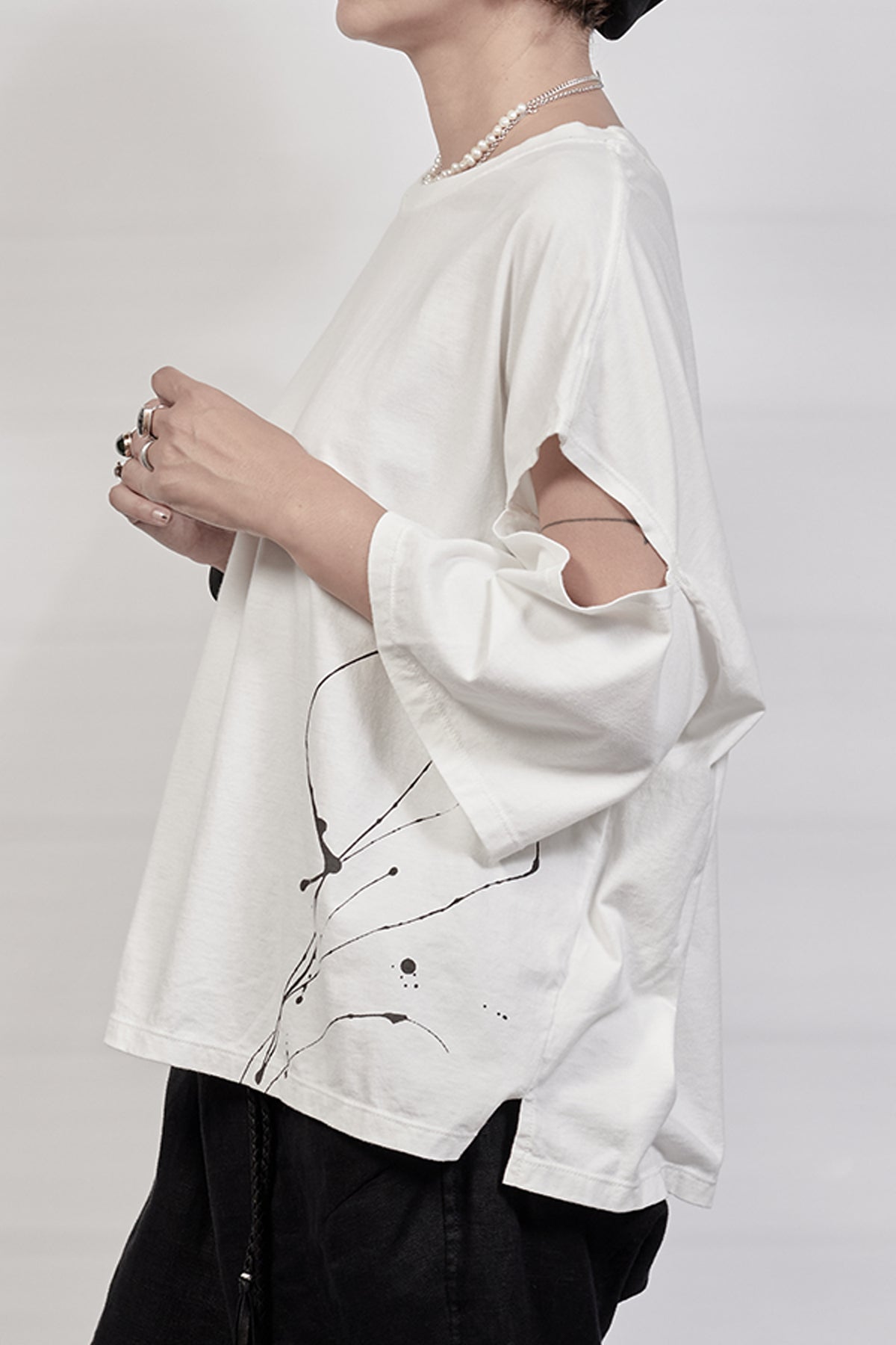 2302-CT03 Open Sleeve Cut - White