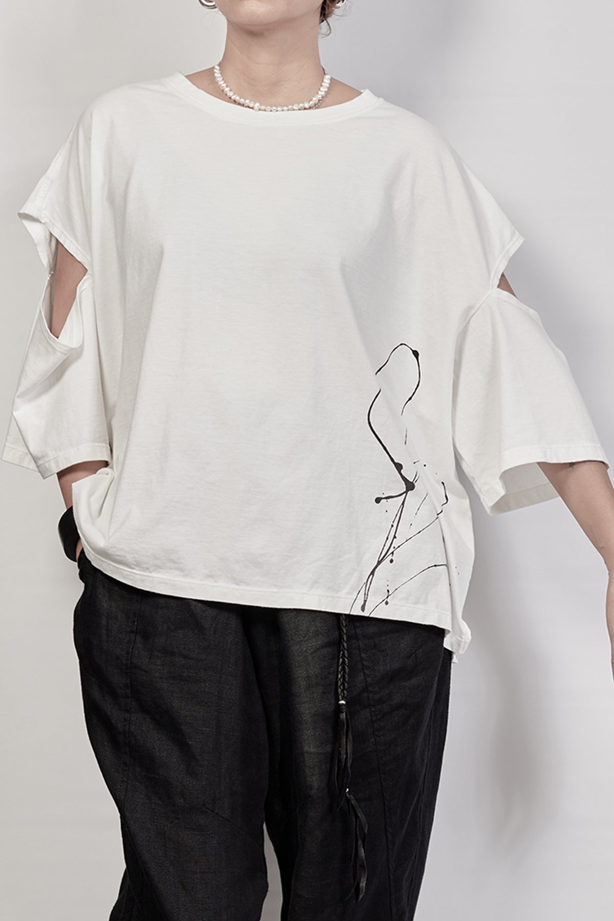 2302-CT03 Open Sleeve Cut - White
