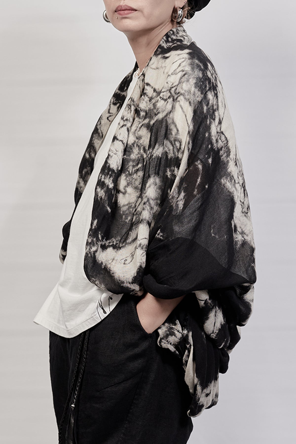 2301-SN01 Tie Dye Snood - Black