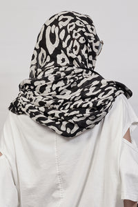 2301-SN02 Leopard Snood - Black
