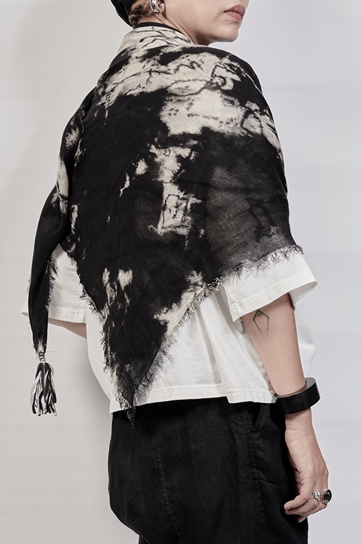 2301-ST01 Tie Dye Square Stole - Black