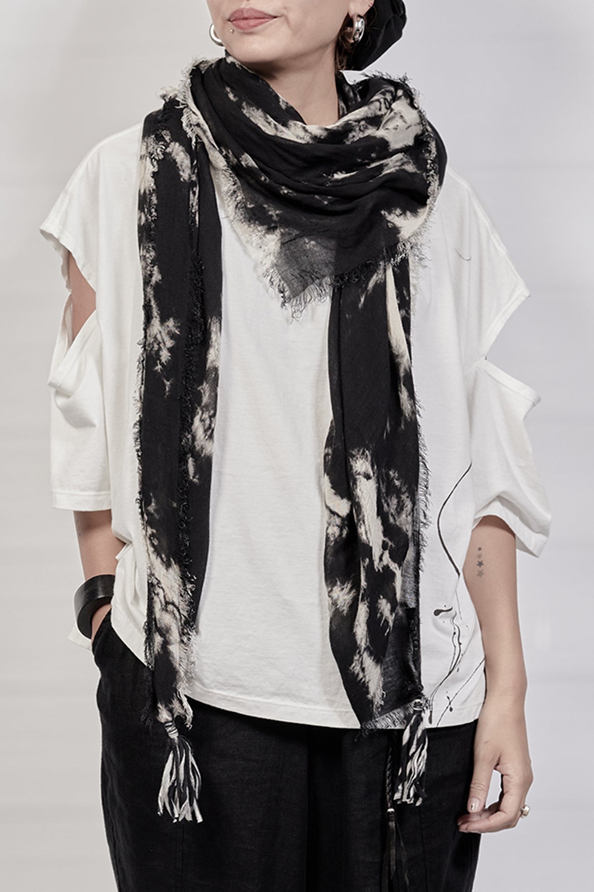 2301-ST01 Tie Dye Square Stole - Black