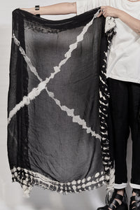 2301-ST02 Cross Square Stole - Black