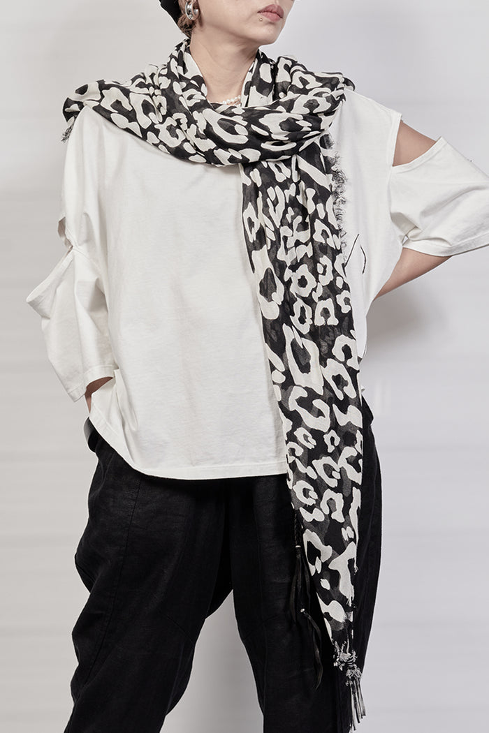 2301-ST03 Leopard Square Stole - Black