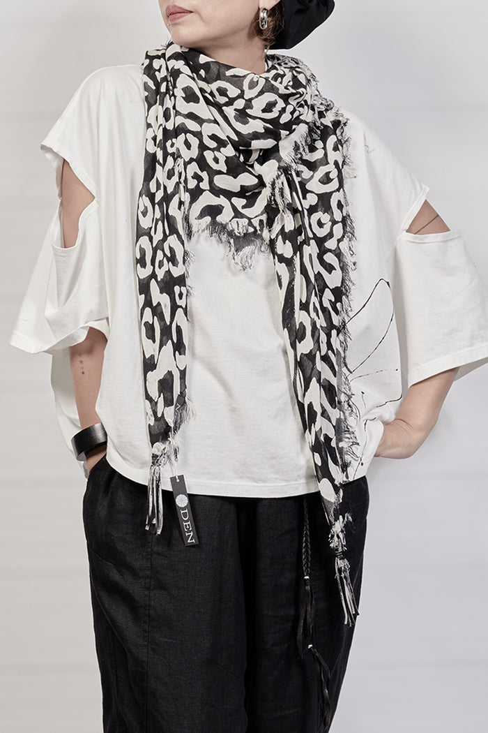 2301-ST03 Leopard Square Stole - Black