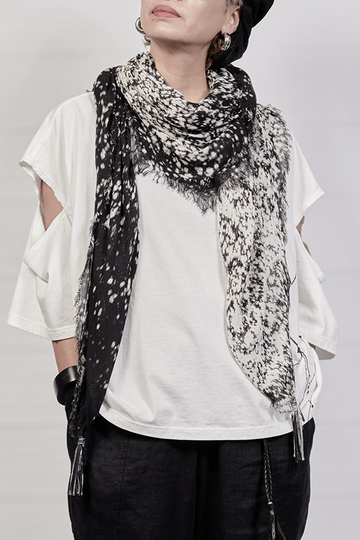 2301-ST04 Spot Square Stole - Black