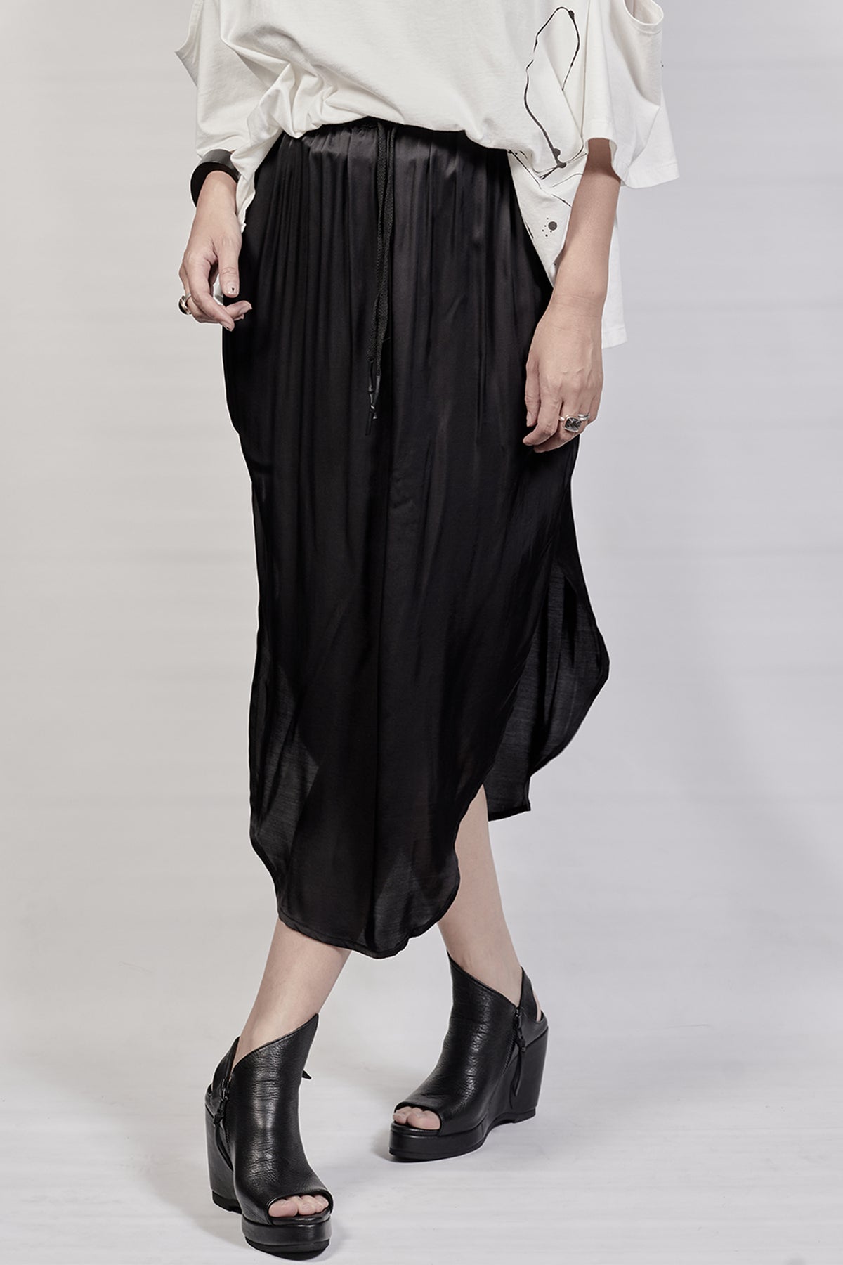 2302-SK01A Viscose Skirt - Black