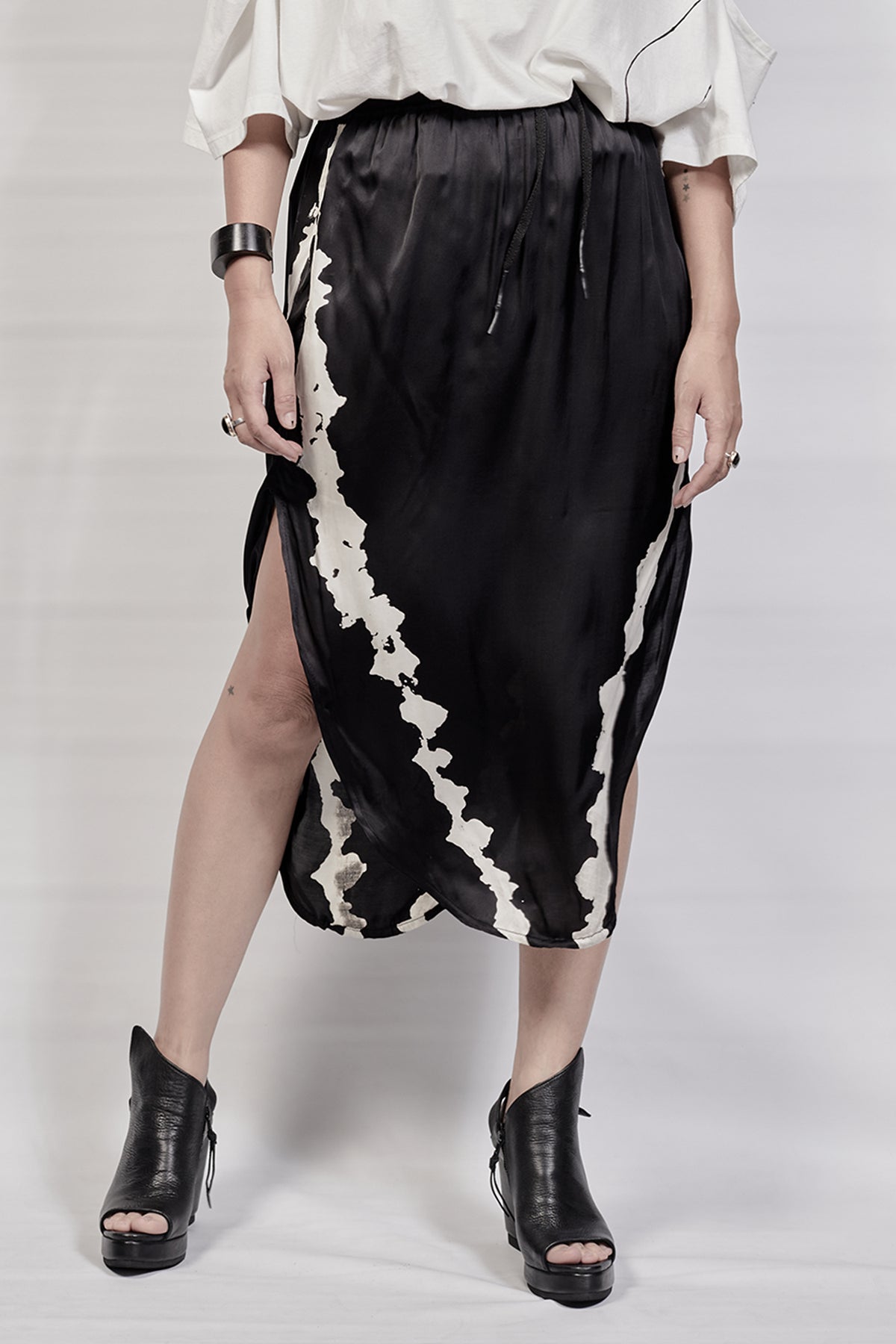 2302-SK01B Vicose Cross Skirt - Black