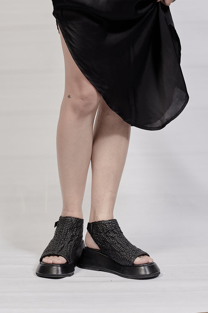 2301-BO01 Bismuth Sandal - Black