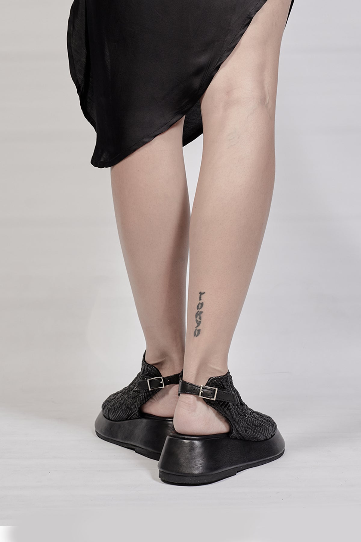2301-BO01 Bismuth Sandal - Black